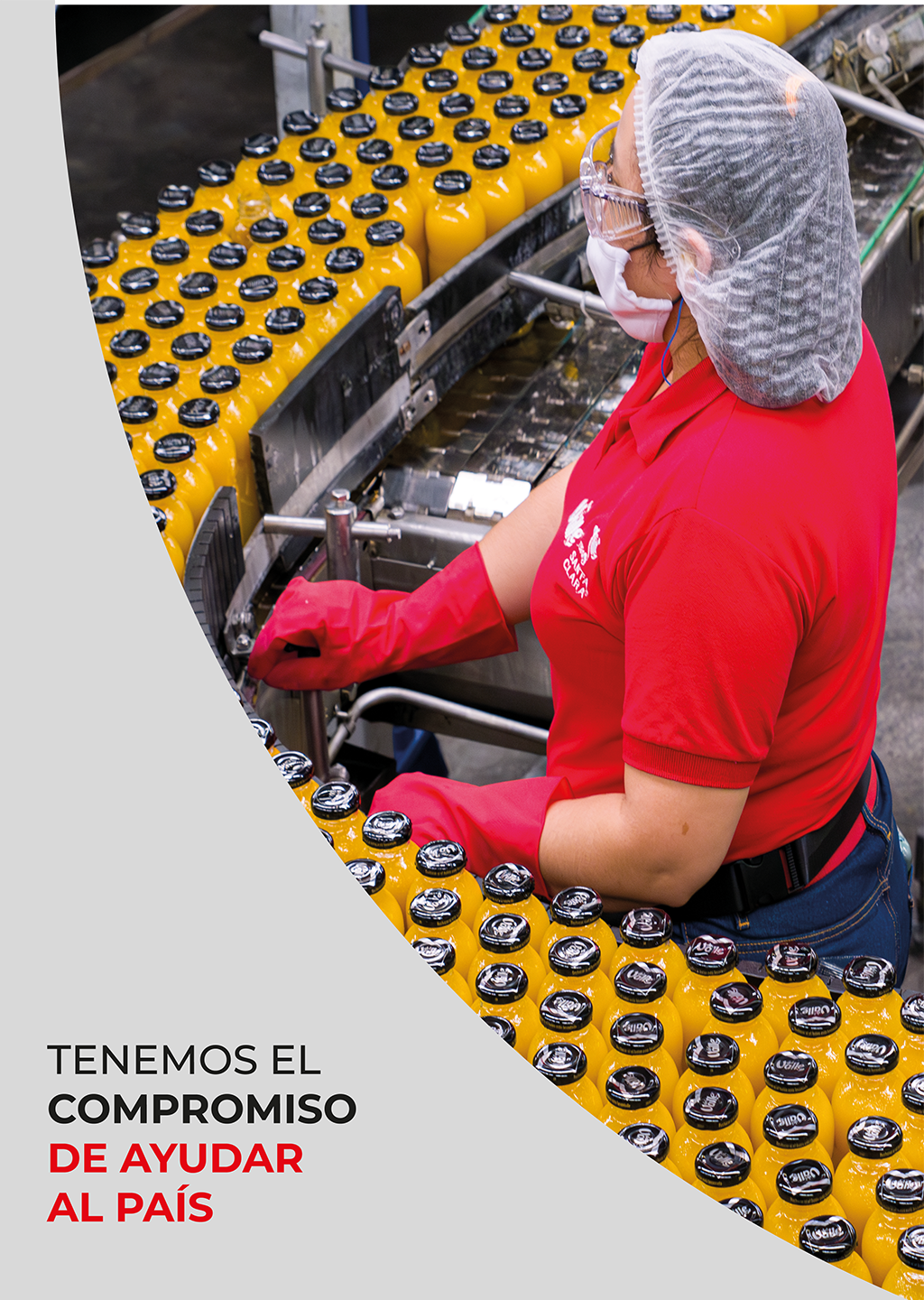 Colaboradora de Jugos del Valle - Santa Clara en la línea de producción